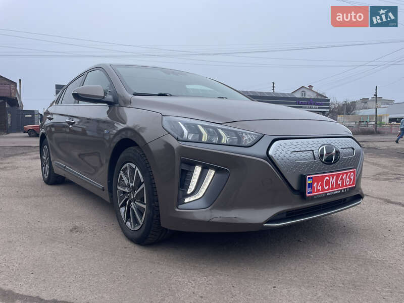 Лифтбек Hyundai Ioniq Electric 2021 в Бахмаче