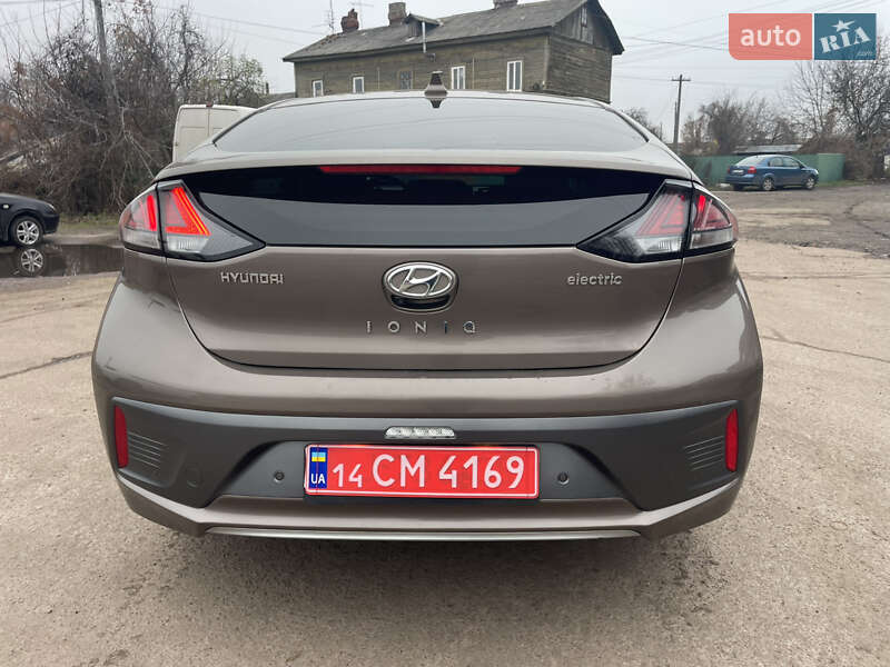 Лифтбек Hyundai Ioniq Electric 2021 в Бахмаче