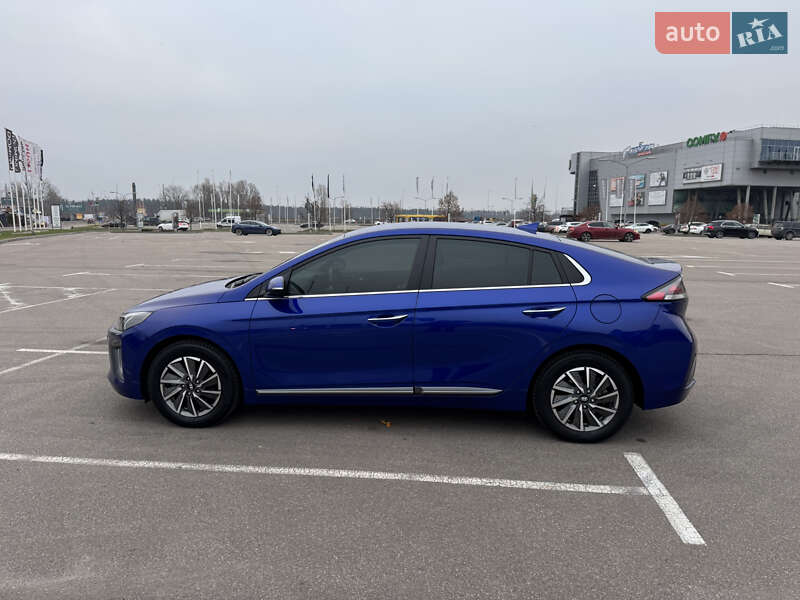 Лифтбек Hyundai Ioniq Electric 2021 в Киеве