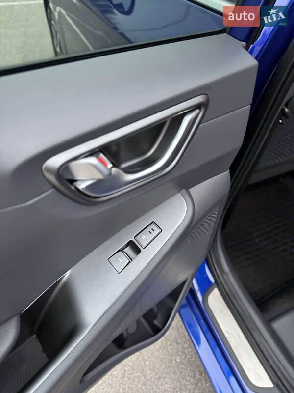 Лифтбек Hyundai Ioniq Electric 2021 в Киеве