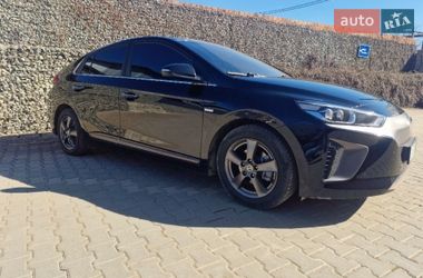 Лифтбек Hyundai Ioniq Electric 2017 в Черновцах