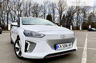 Хэтчбек Hyundai Ioniq 2018 в Киеве