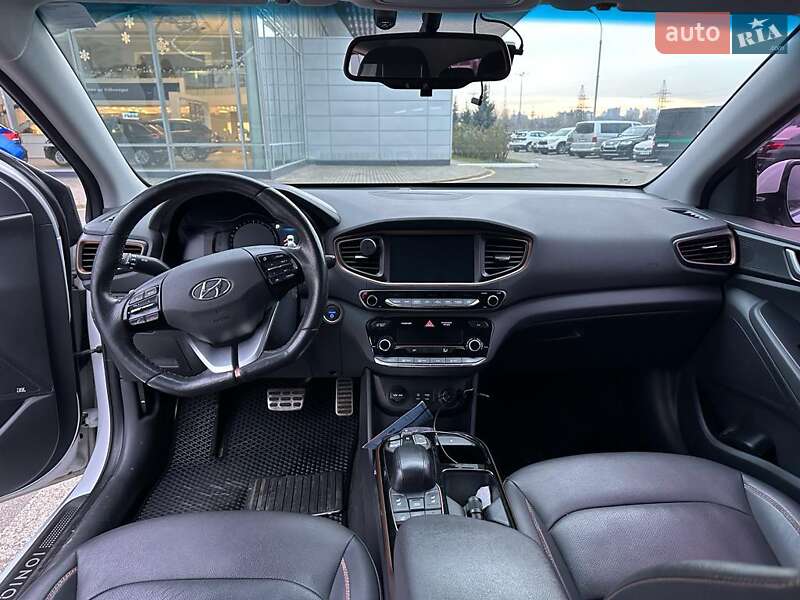 Лифтбек Hyundai Ioniq 2017 в Киеве