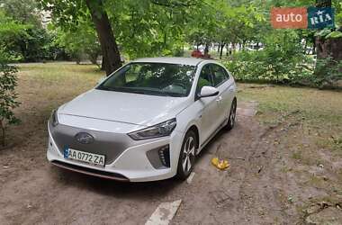 Седан Hyundai Ioniq 2019 в Киеве