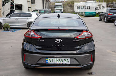 Лифтбек Hyundai Ioniq 2017 в 