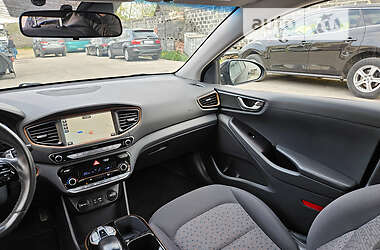 Лифтбек Hyundai Ioniq 2017 в 