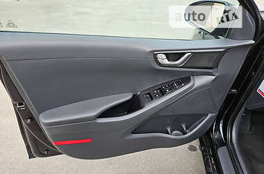 Лифтбек Hyundai Ioniq 2017 в 