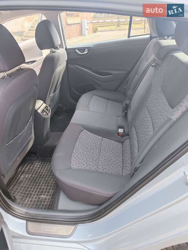 Хэтчбек Hyundai Ioniq 2017 в Днепре
