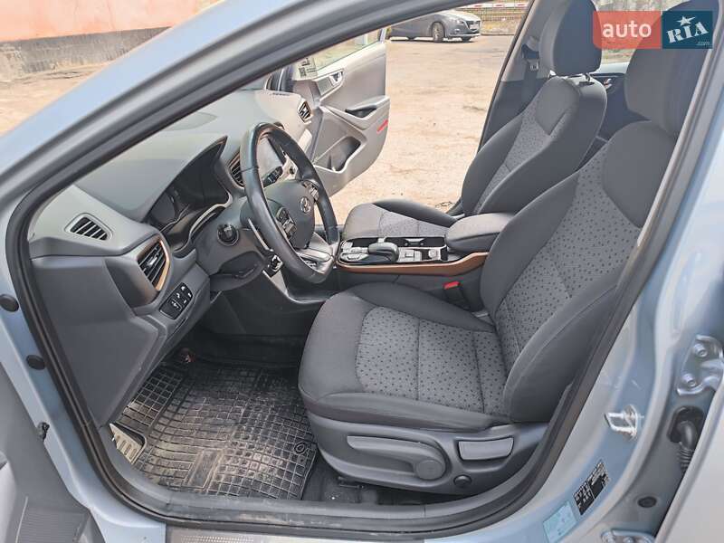 Хэтчбек Hyundai Ioniq 2017 в Днепре