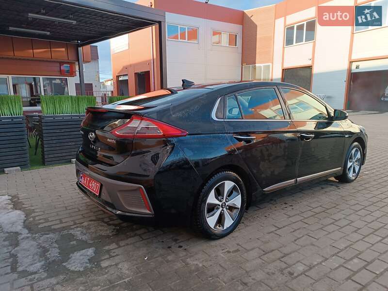 Хетчбек Hyundai Ioniq 2018 в Києві