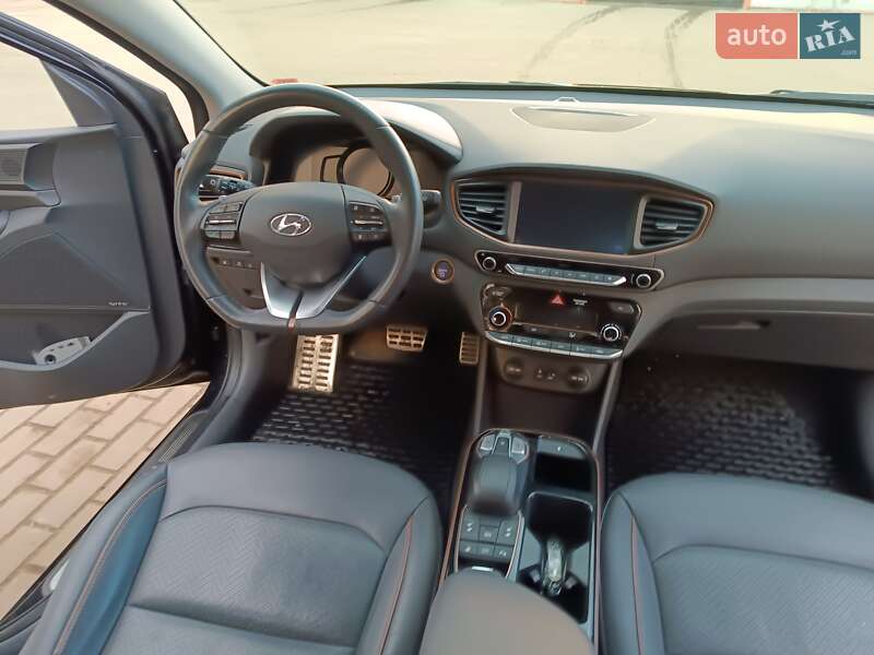 Хетчбек Hyundai Ioniq 2018 в Києві