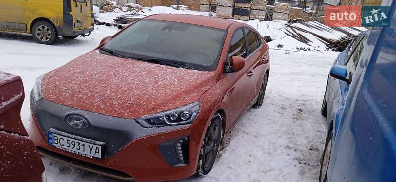 Хэтчбек Hyundai Ioniq 2017 в Бориславе фото Хэтчбек Hyundai Ioniq 2017 в Бориславе