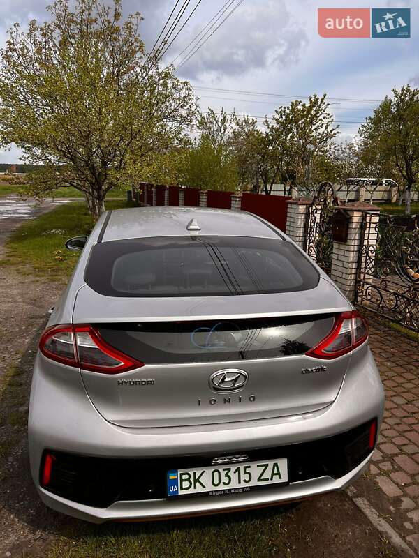 Хетчбек Hyundai Ioniq 2018 в Бродах