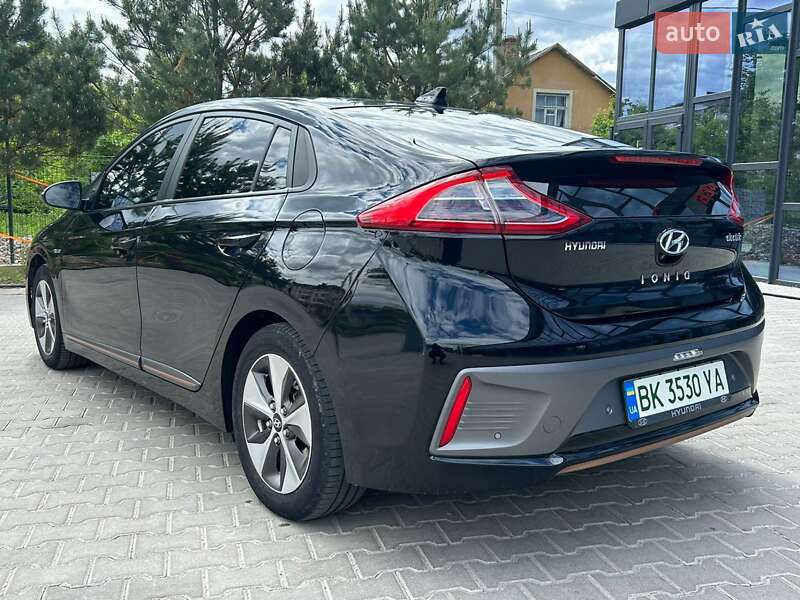 Хэтчбек Hyundai Ioniq 2017 в Ровно