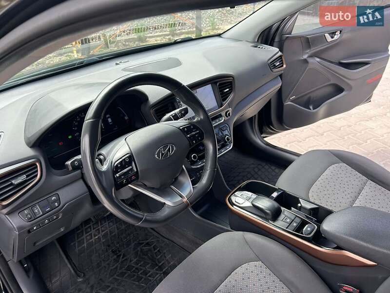 Хэтчбек Hyundai Ioniq 2017 в Ровно