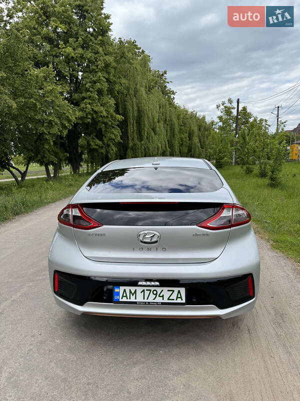 Хэтчбек Hyundai Ioniq 2018 в Житомире