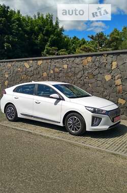 Лифтбек Hyundai Ioniq 2021 в Луцке