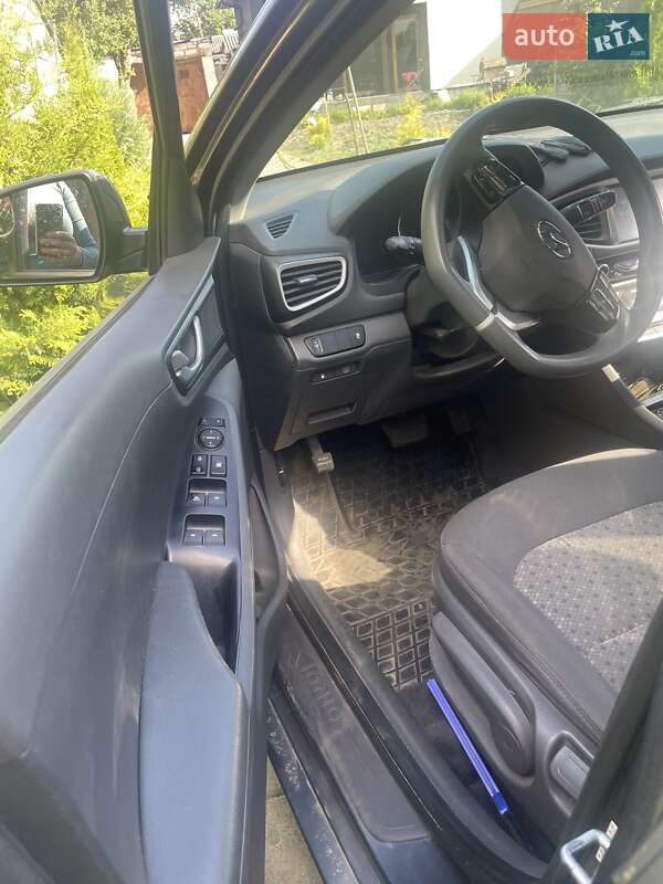 Хетчбек Hyundai Ioniq 2017 в Житомирі
