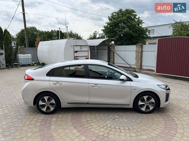 Хетчбек Hyundai Ioniq 2018 в Радивиліві