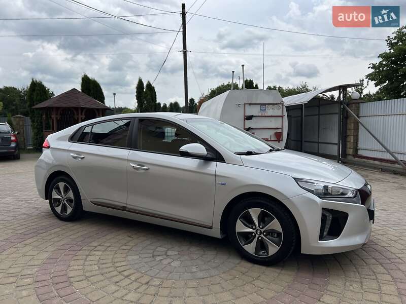 Хетчбек Hyundai Ioniq 2018 в Радивиліві