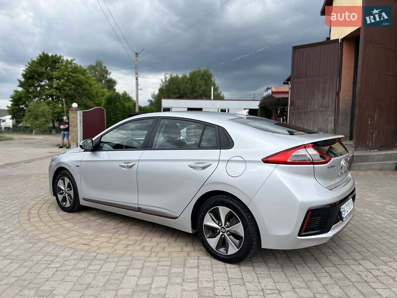 Хетчбек Hyundai Ioniq 2018 в Радивиліві