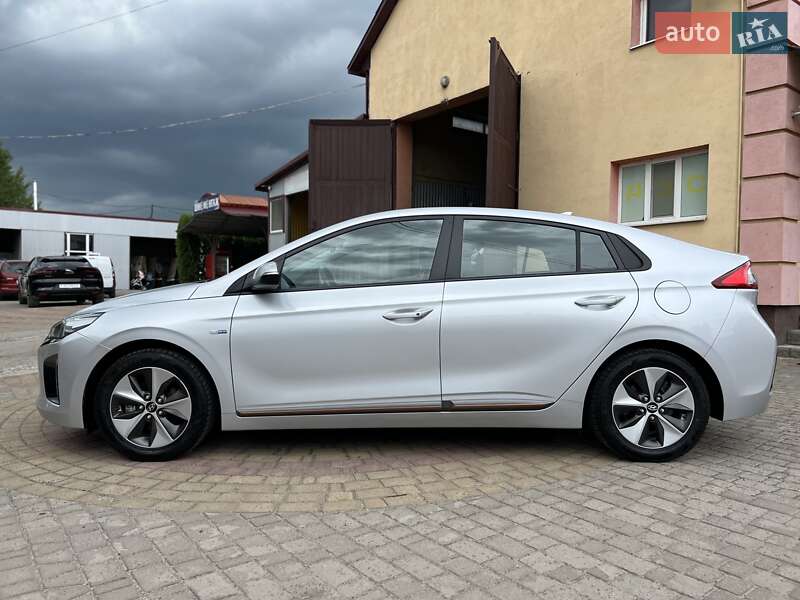 Хетчбек Hyundai Ioniq 2018 в Радивиліві