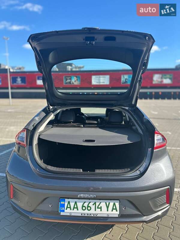 Лифтбек Hyundai Ioniq 2019 в Киеве