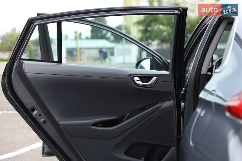 Лифтбек Hyundai Ioniq 2019 в Киеве