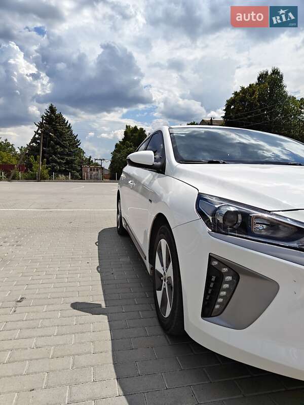 Хетчбек Hyundai Ioniq 2017 в Бершаді