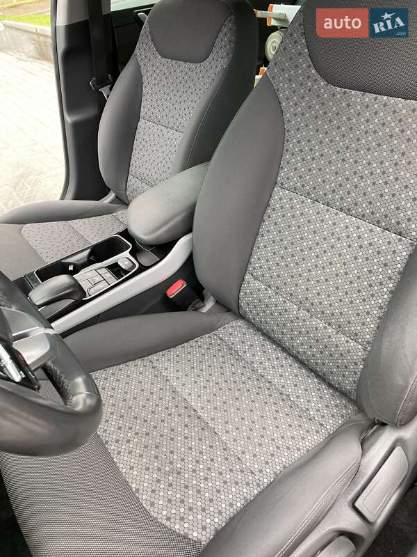 Ліфтбек Hyundai Ioniq 2017 в Дніпрі