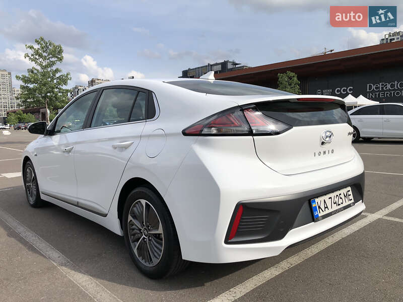 Лифтбек Hyundai Ioniq 2020 в Киеве