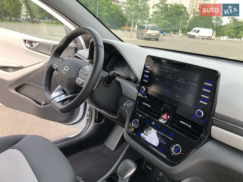 Лифтбек Hyundai Ioniq 2020 в Киеве