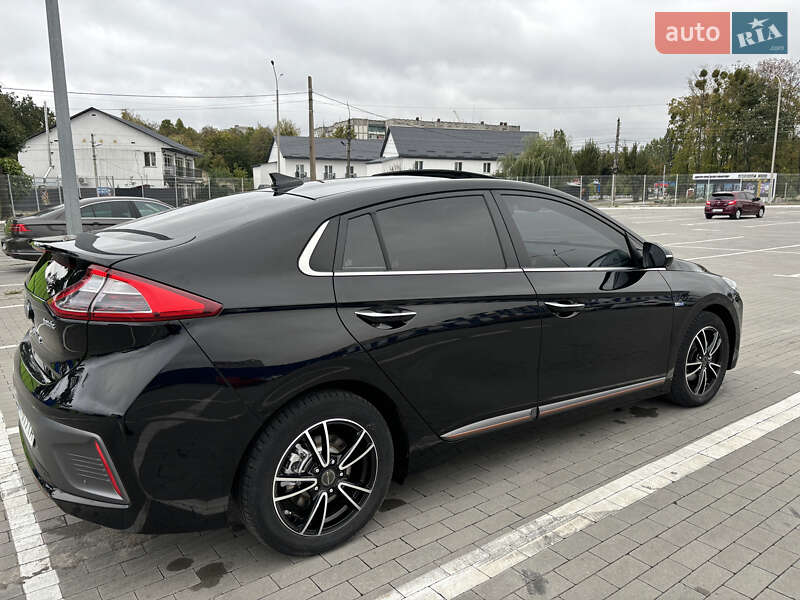 Хетчбек Hyundai Ioniq 2017 в Умані