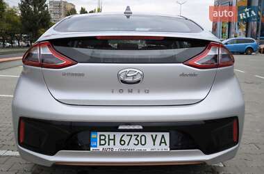 Лифтбек Hyundai Ioniq 2018 в 