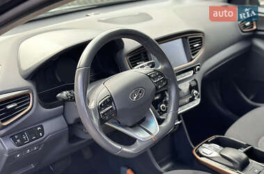 Хэтчбек Hyundai Ioniq 2018 в 