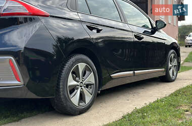 Хэтчбек Hyundai Ioniq 2018 в 
