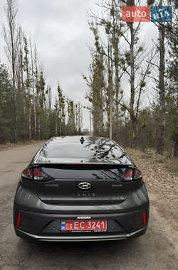 Лифтбек Hyundai Ioniq 2021 в 