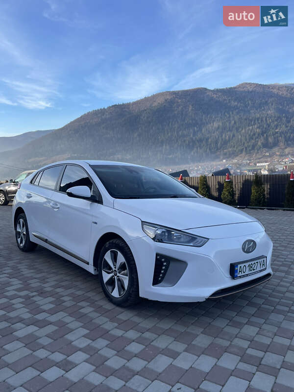 Хэтчбек Hyundai Ioniq 2017 в Ужгороде