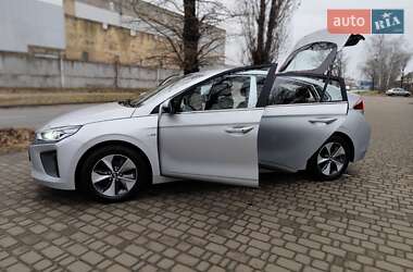 Хэтчбек Hyundai Ioniq 2017 в 