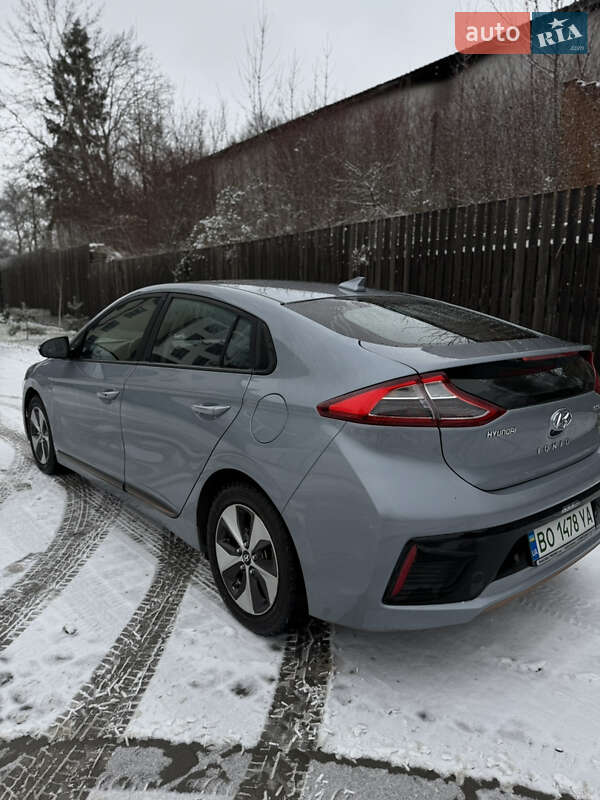 Хетчбек Hyundai Ioniq 2018 в Чорткові
