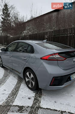 Хетчбек Hyundai Ioniq 2018 в 