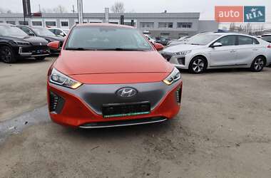 Хетчбек Hyundai Ioniq 2017 в  фото 4 Хетчбек Hyundai Ioniq 2017 в