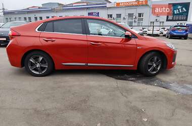 Хетчбек Hyundai Ioniq 2017 в  фото 23 Хетчбек Hyundai Ioniq 2017 в