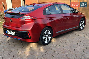 Хетчбек Hyundai Ioniq 2019 в 