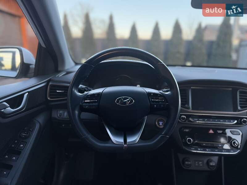 Ліфтбек Hyundai Ioniq 2019 в Чернівцях