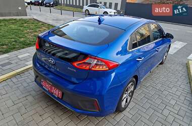 Хэтчбек Hyundai Ioniq 2017 в 