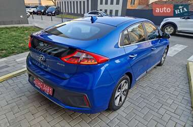 Хэтчбек Hyundai Ioniq 2017 в 