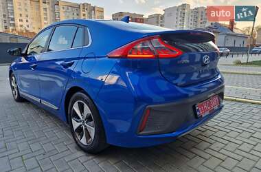 Хэтчбек Hyundai Ioniq 2017 в 