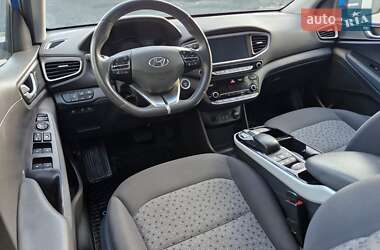 Хэтчбек Hyundai Ioniq 2017 в 