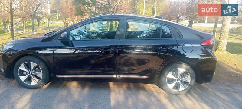 Лифтбек Hyundai Ioniq 2018 в Львове фото 10 Лифтбек Hyundai Ioniq 2018 в Львове